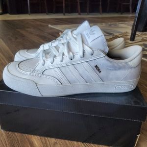 NIB Adidas Nora skateboarding shoes